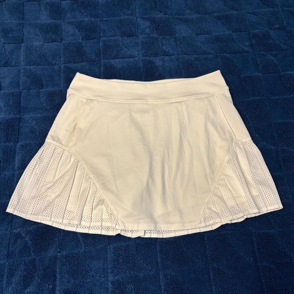 Under Armour Women White Golf Tucked Pleated Active Skort